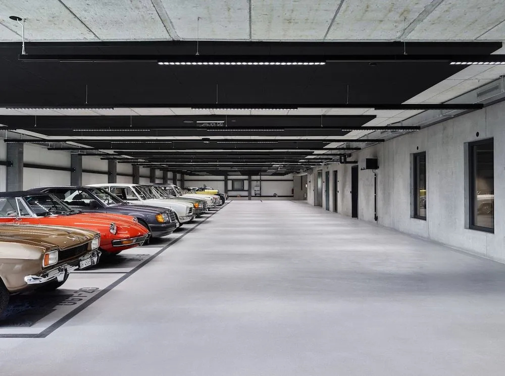 Autohalle Hotel
