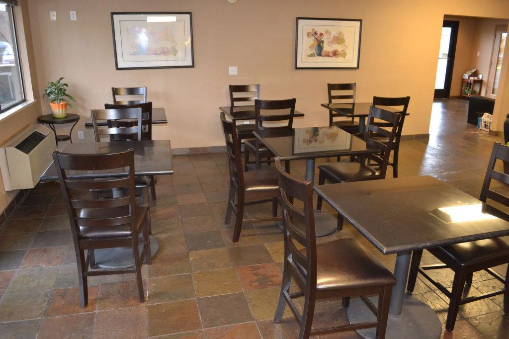 Pepper Tree Inn