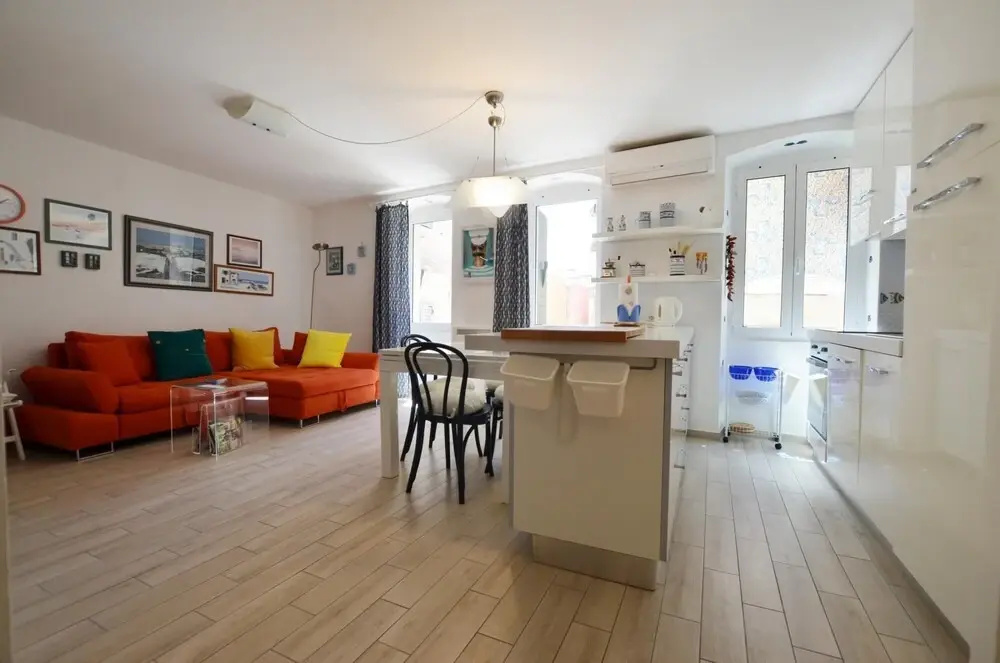 Bea Leo in Rovinj With 1 Bedrooms and 1 Bathrooms