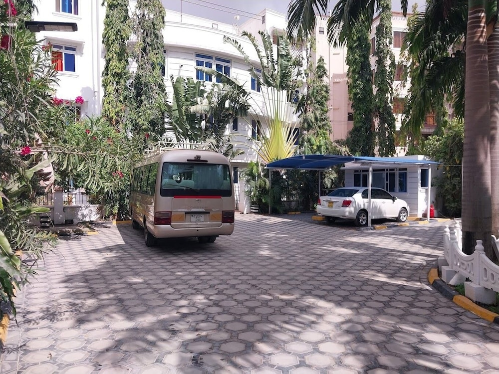 Hotel Aryana Court Bamburi