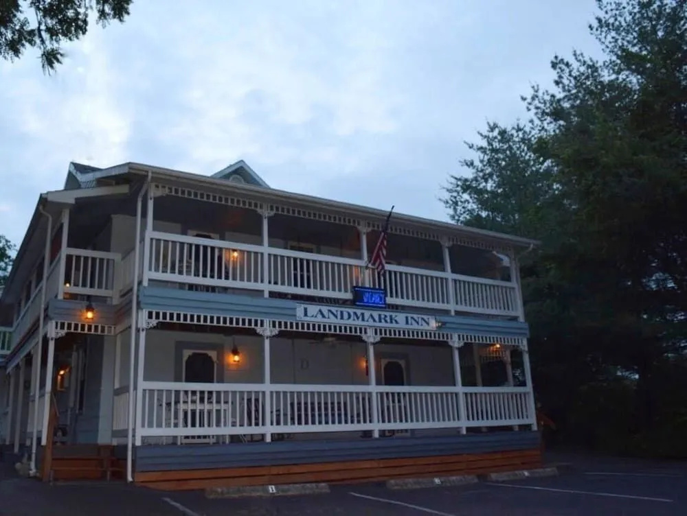 Landmark Inn