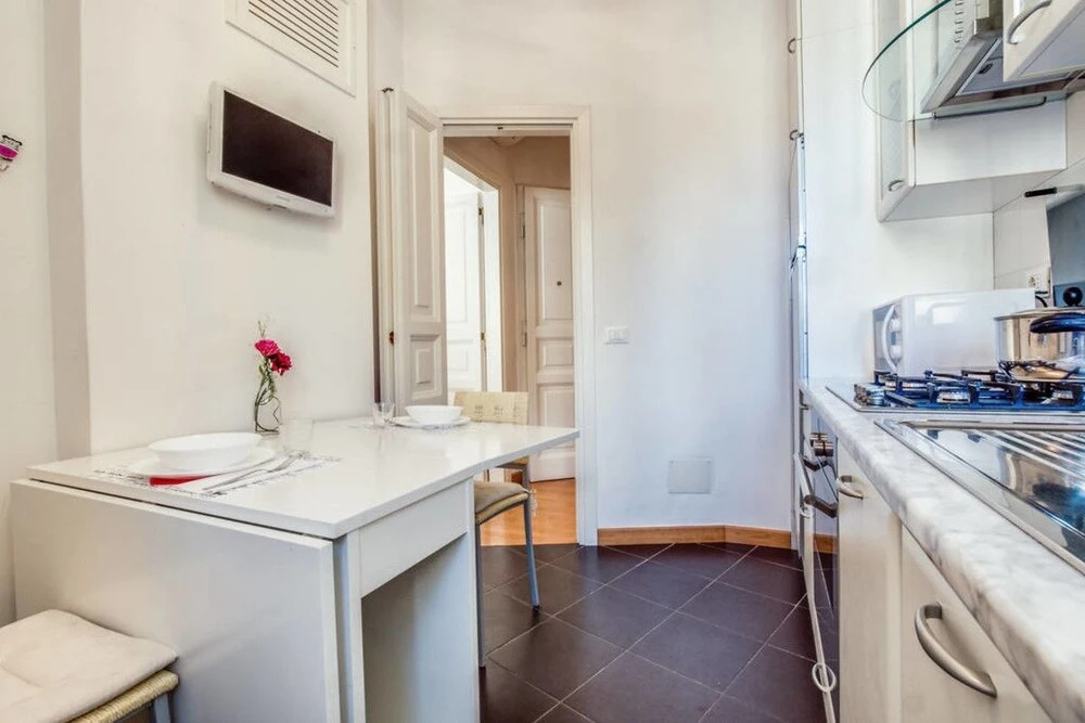 Bright and Modern 2 bed Flat Near San Giovanni