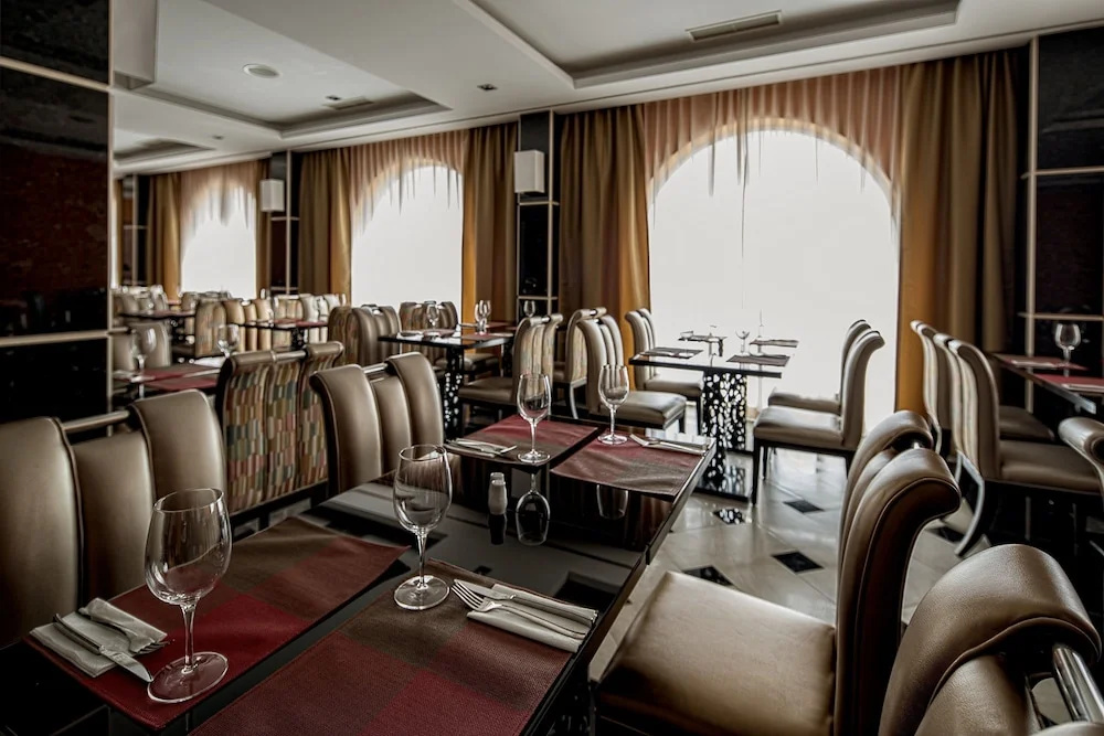 iu Hotel Huambo