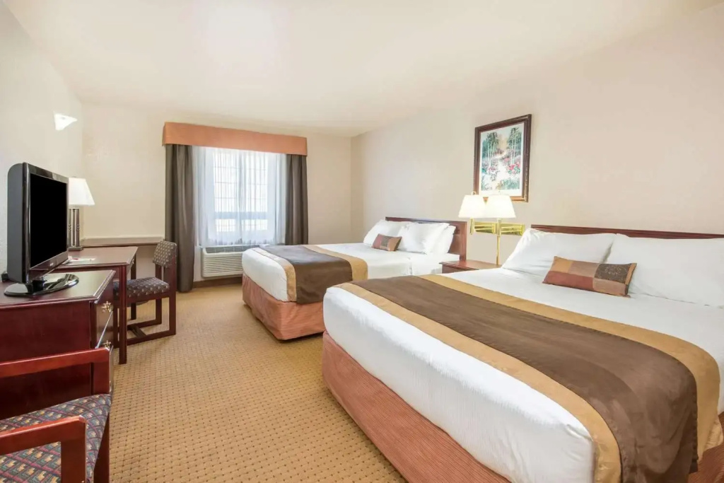 Ramada by Wyndham Lloydminster
