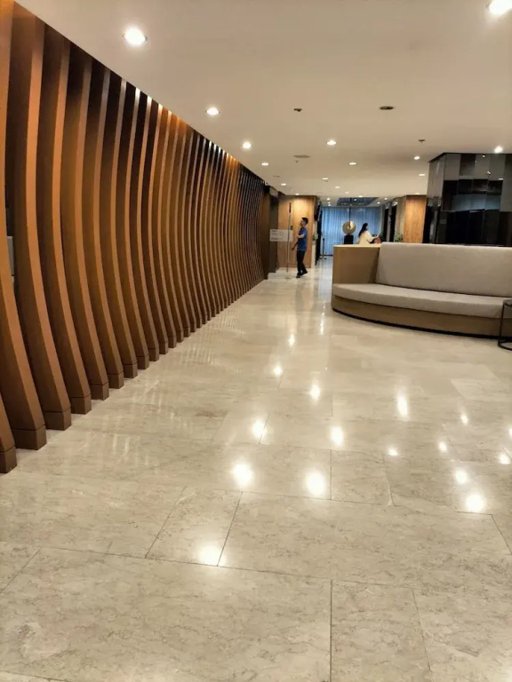 Shore2 Residences Tower2