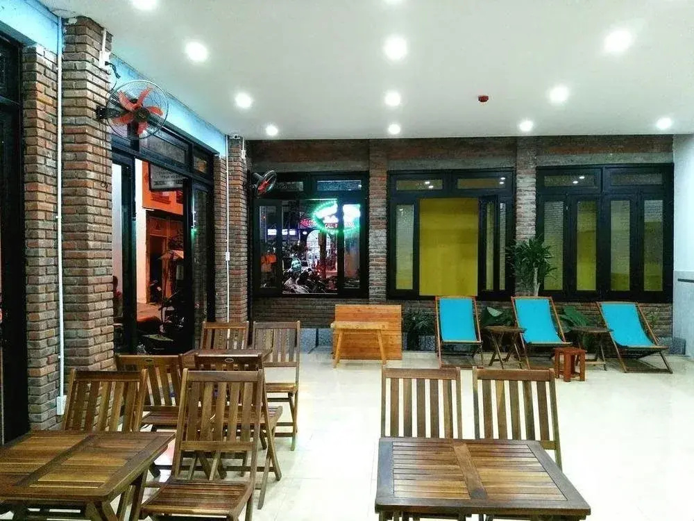Hello Hostel