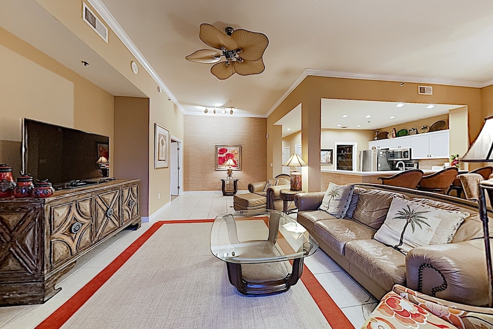 Gulf-view Penthouse - Pools, Adjacent To Beach 4 Bedroom Condo