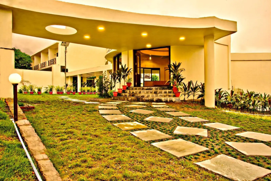 The Palm Hotel