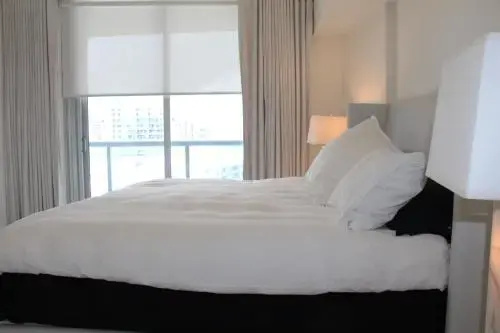 Luxury 45th Floor Suite at Icon