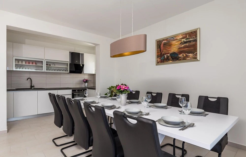 Nice Home in Mundanije With 4 Bedrooms, Wifi and Outdoor Swimming Pool