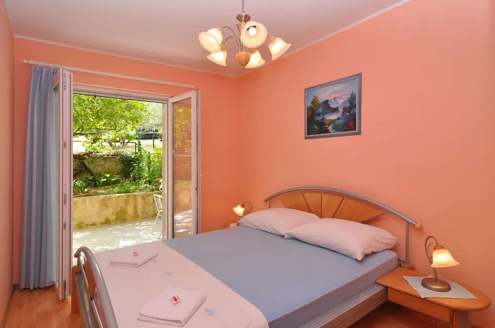 Spacious 100m2 apt W.big Terrace & Great sea View