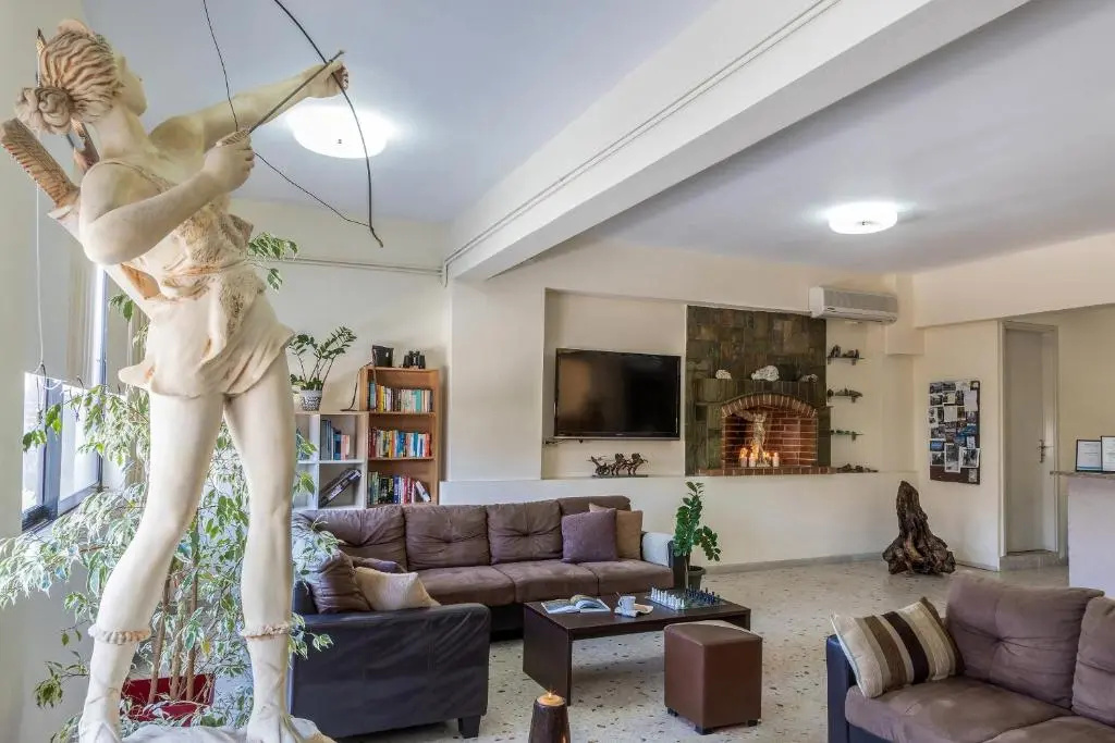 Jo Marinis Rooms