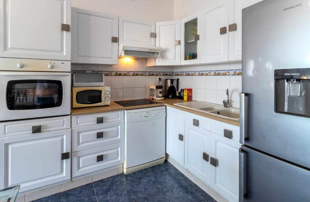FENER DE BAIX 781 bonito apartamento en primera línea de mar