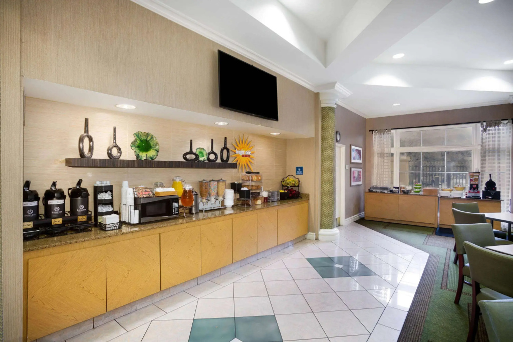 La Quinta by Wyndham Austin Southwest