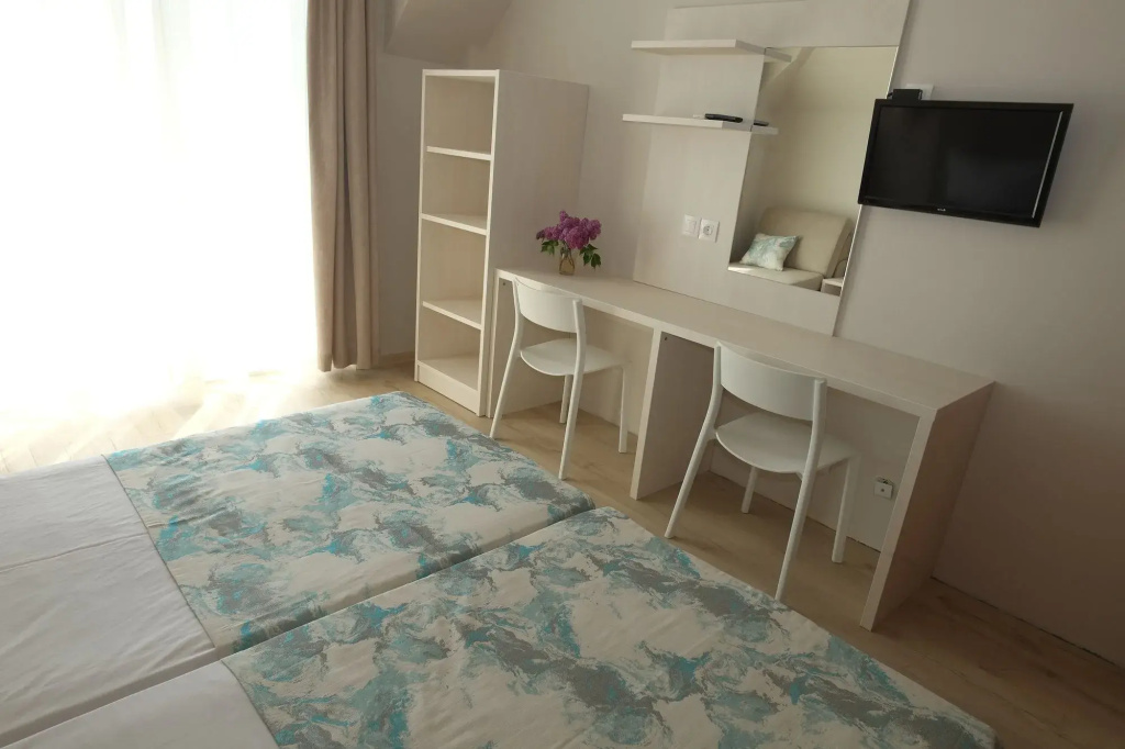 Helios Hotel