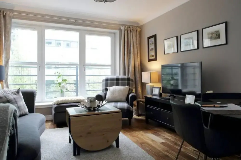 2 Bedroom Flat With Garage Parking