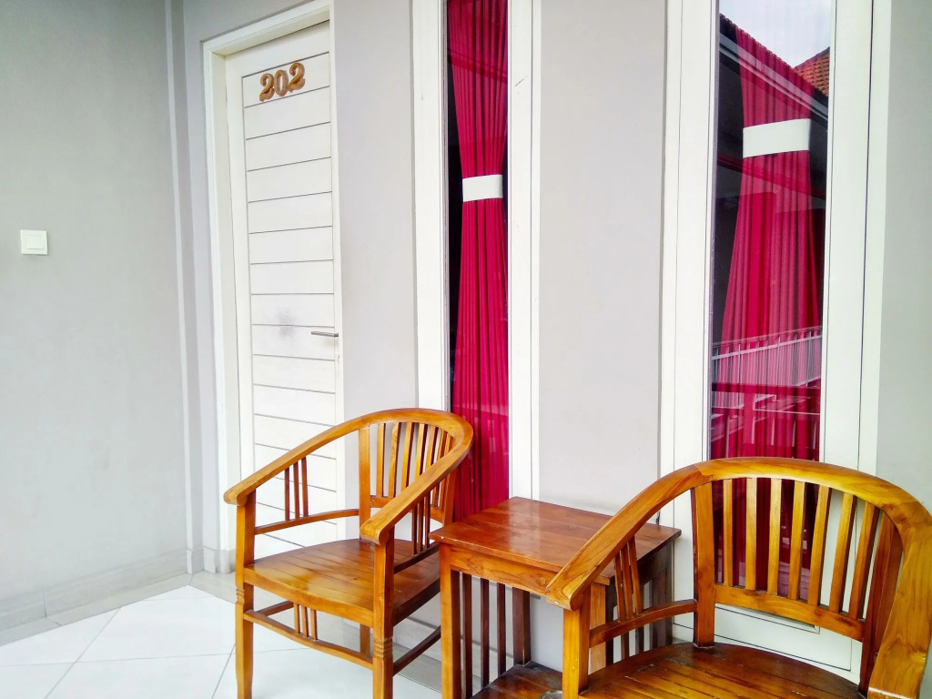 Angkul Angkul Beach Inn Kuta by Kamara