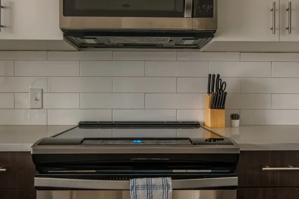 Downtown 2 BR w/ Wifi by Frontdesk
