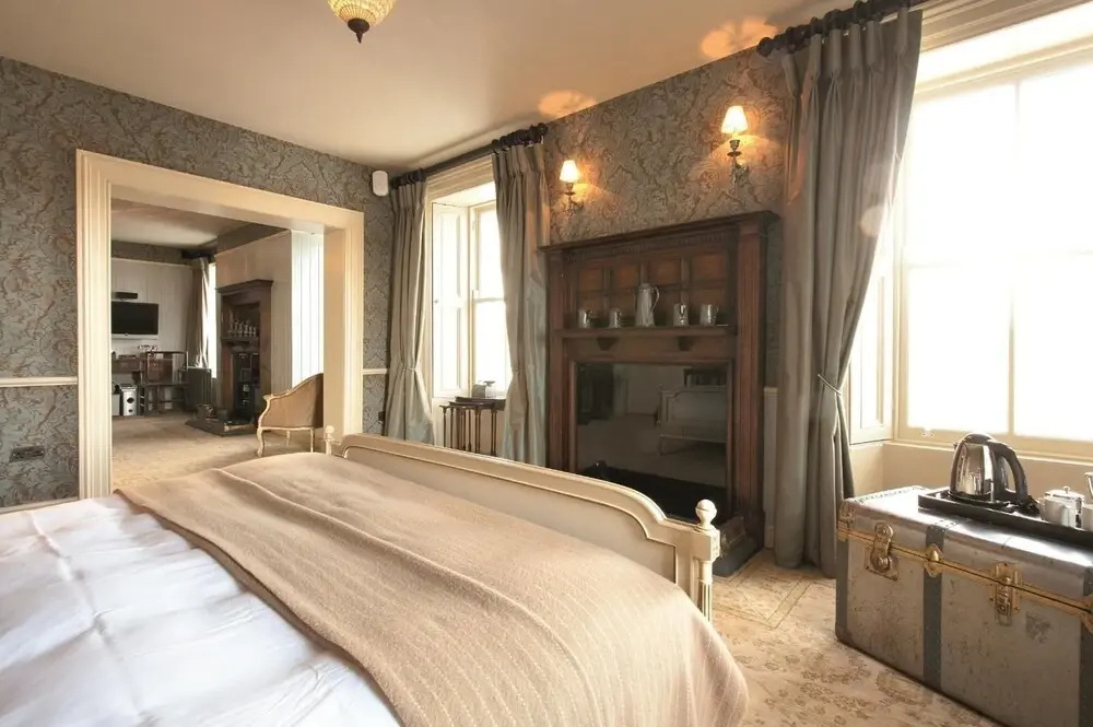 Ice House Hotel