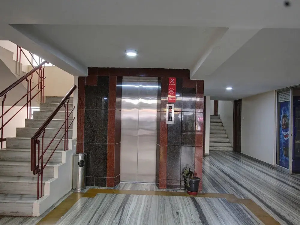 OYO 15767 MR International