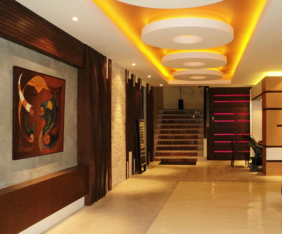 Iyara Beach Hotel And Plaza