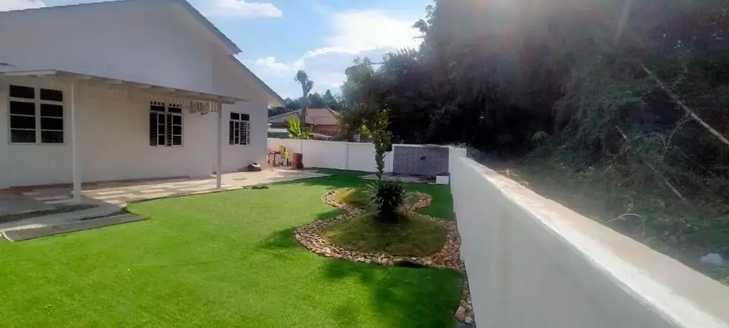 HOMESTAY ASTON GARDEN KB
