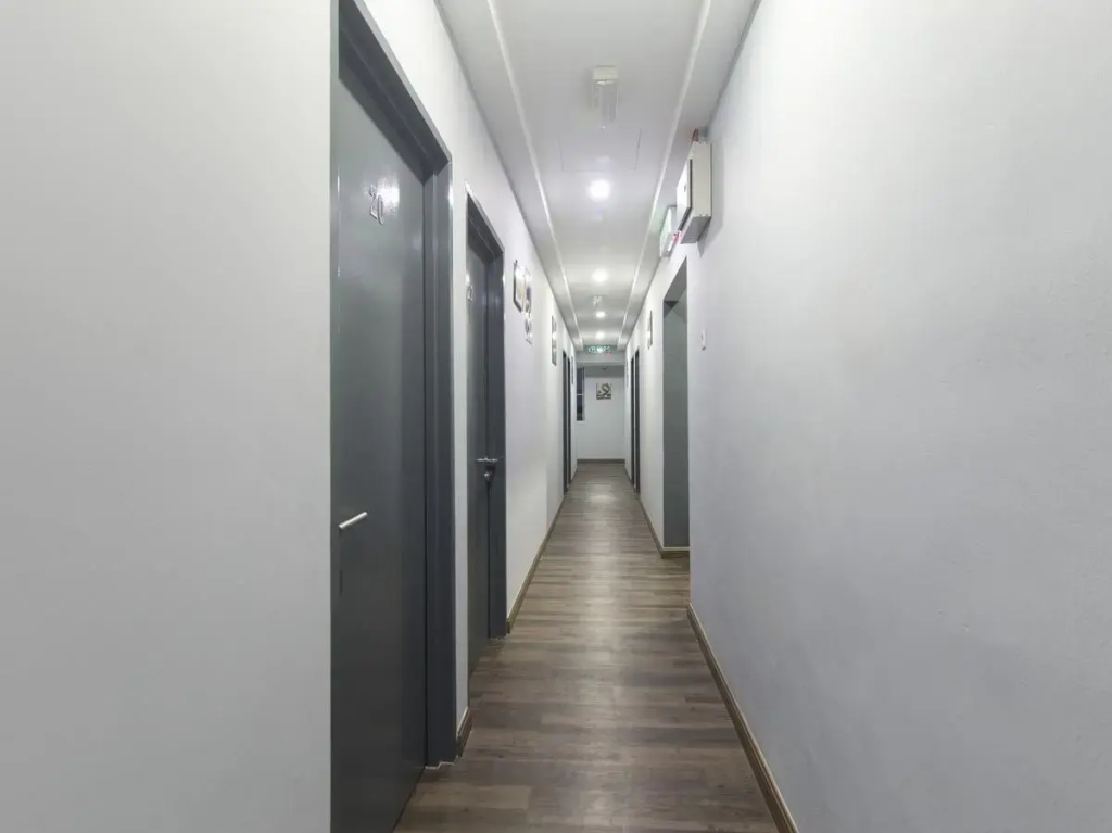 OYO 937 Lucky Hotel