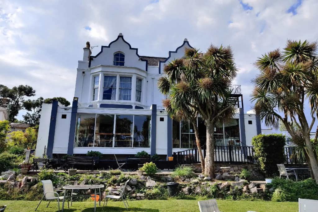 The Sherwood Palm Hotel, Torquay Beach