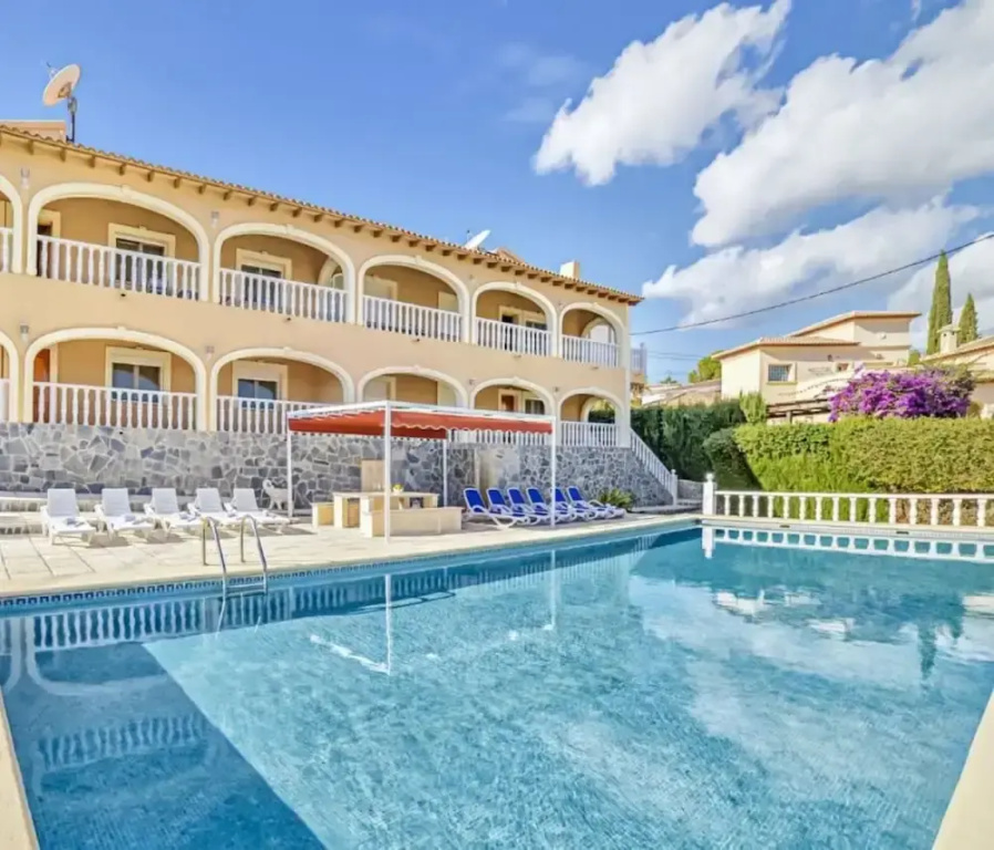 Villa - 12 Bedrooms with Pool and WiFi - 106430