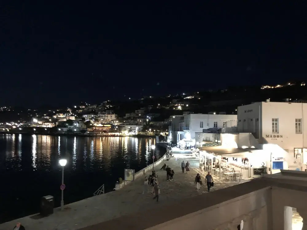 Mykonos Old Harbor Suite
