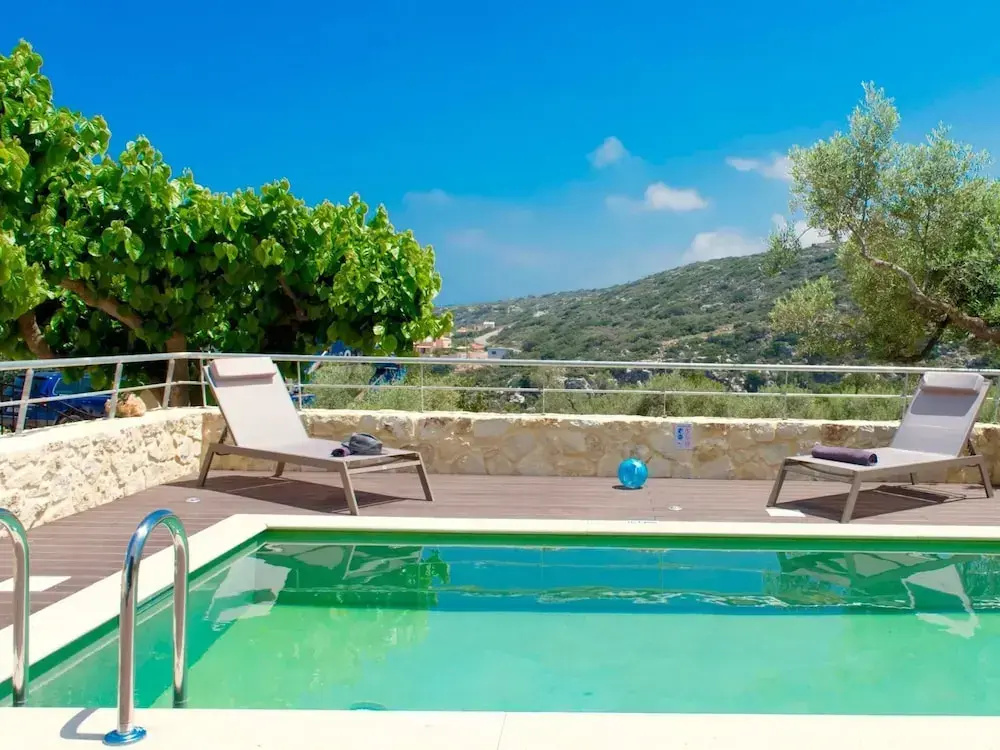 Villa in Gerani With Pool and Sea Views
