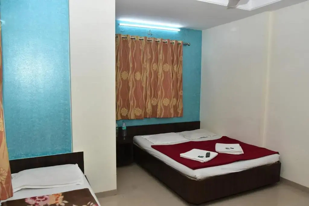 Hotel sai dhyan