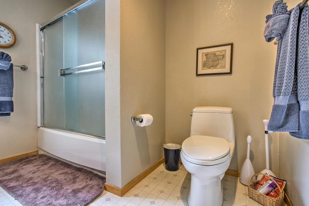 Cabin Less Than 2 Mi to Tahoe Donner Downhill Ski Resort