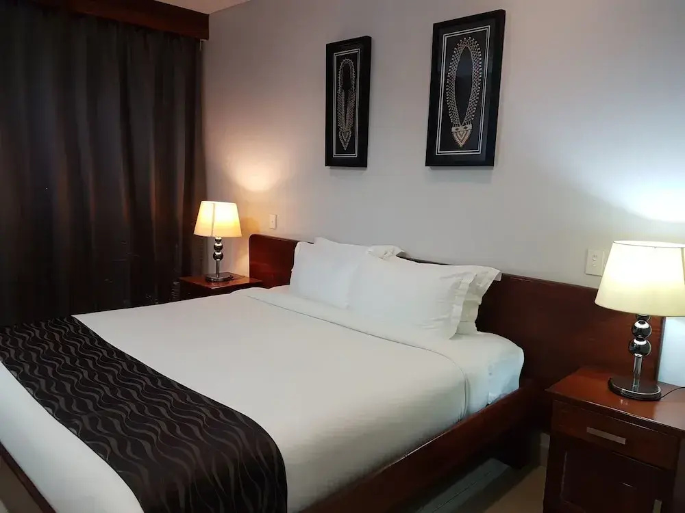 PADDY'S HOTEL & APARTMENTS
