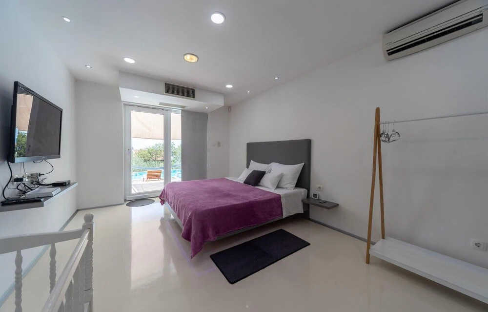 Nice Home in Crikvenica With 4 Bedrooms, Outdoor Swimming Pool and Heated Swimming Pool