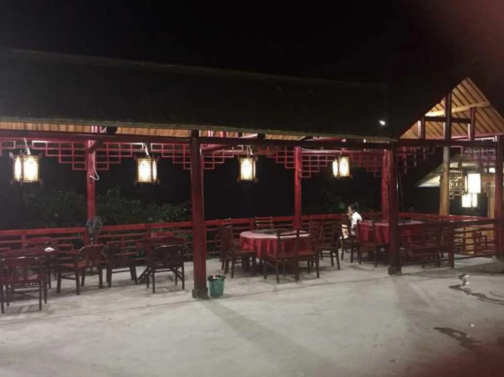 Lushengzhai Inn
