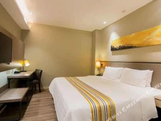 Home Inn Plus (Shaoxing East Railway Station Fengshan South Station)