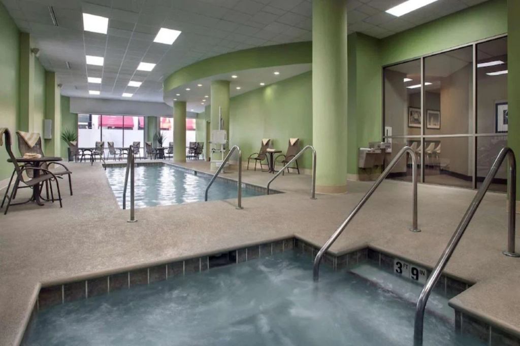 Hampton Inn & Suites Milwaukee Downtown