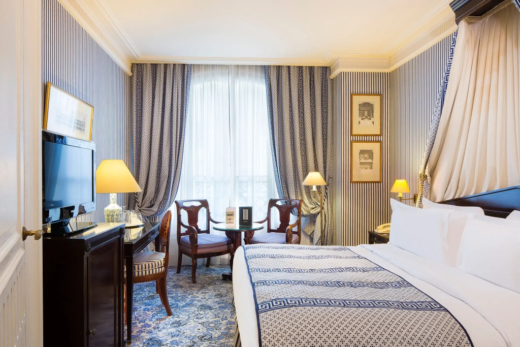 Le Dokhan's Paris Arc de Triomphe, a Tribute Portfolio Hotel