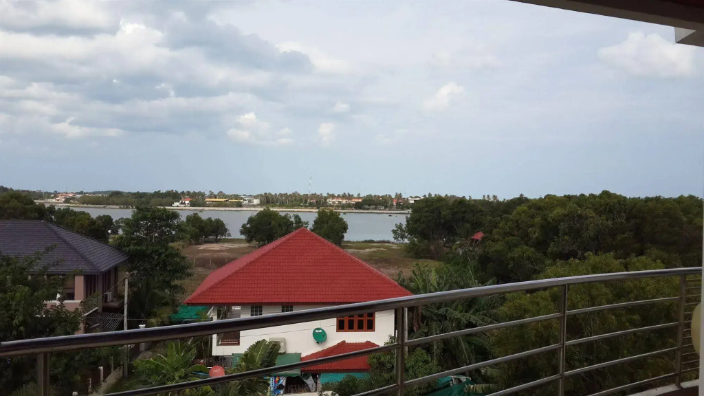 Chaweng Lake View Condotel