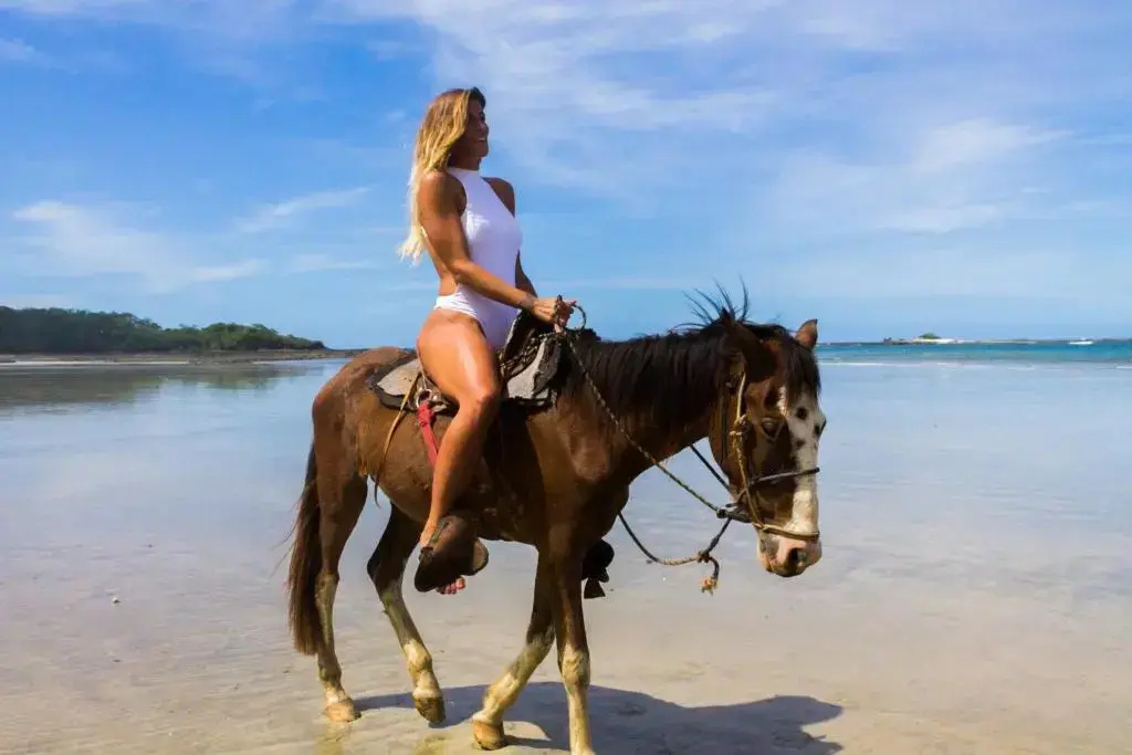 Tamarindo Surf Camps by Selina Surf Club - Hostel
