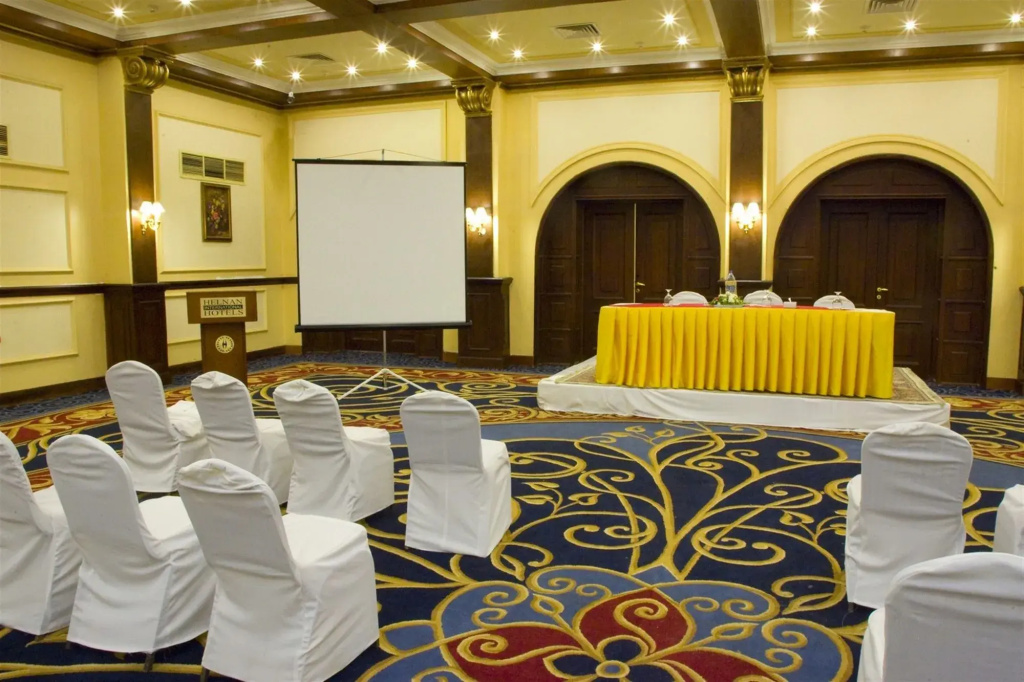 Helnan Auberge Fayoum
