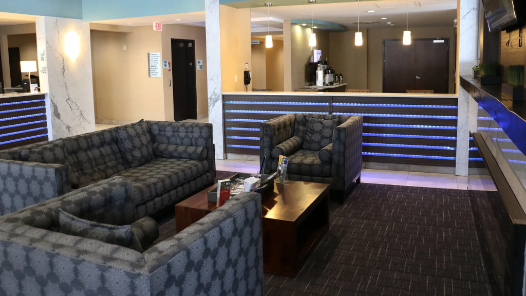 Holiday Inn Express Golden-Kicking Horse by IHG