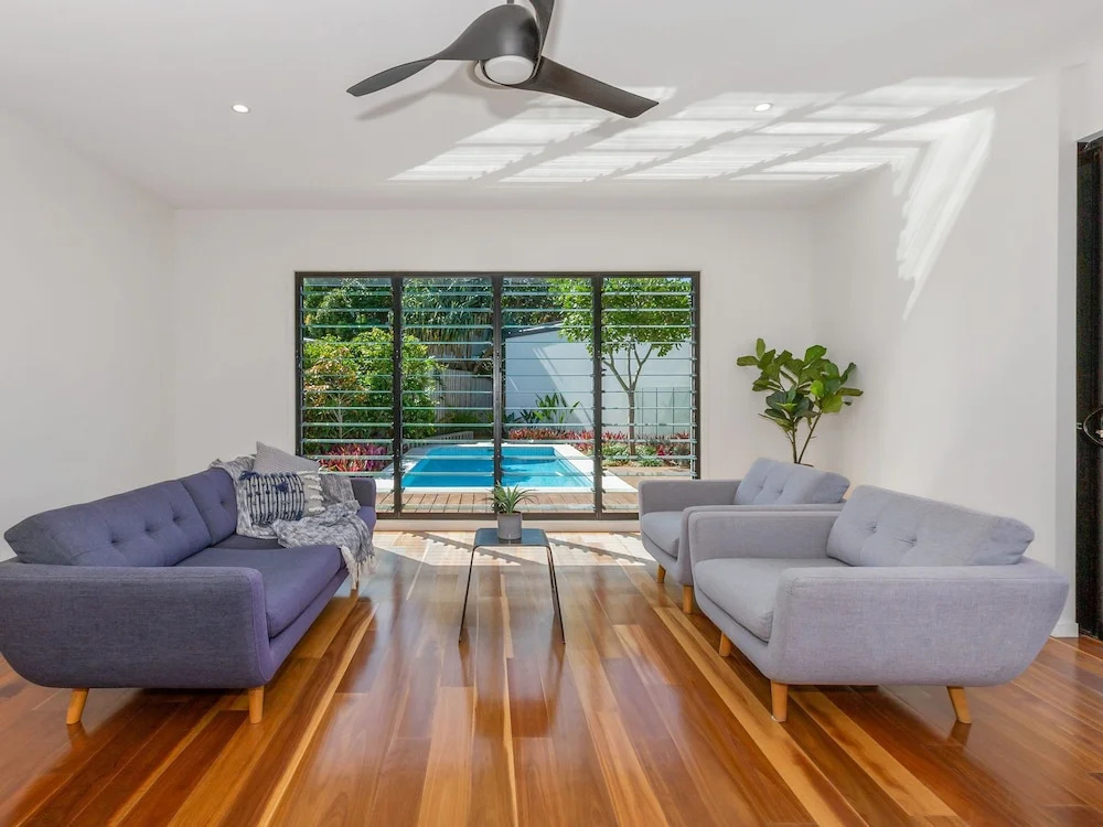 Stunning Beach House On Collins