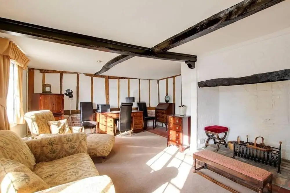 4 BR & 2 Bathroom House Parking Garden St Neots Town Centre