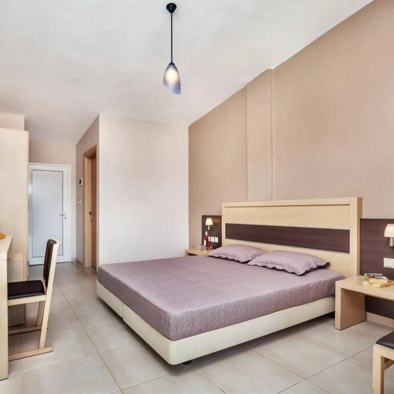 Iris Hotel