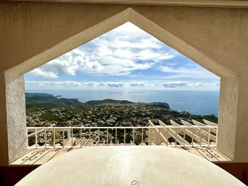 Two Bedroom Apartment With Breath-taking Views