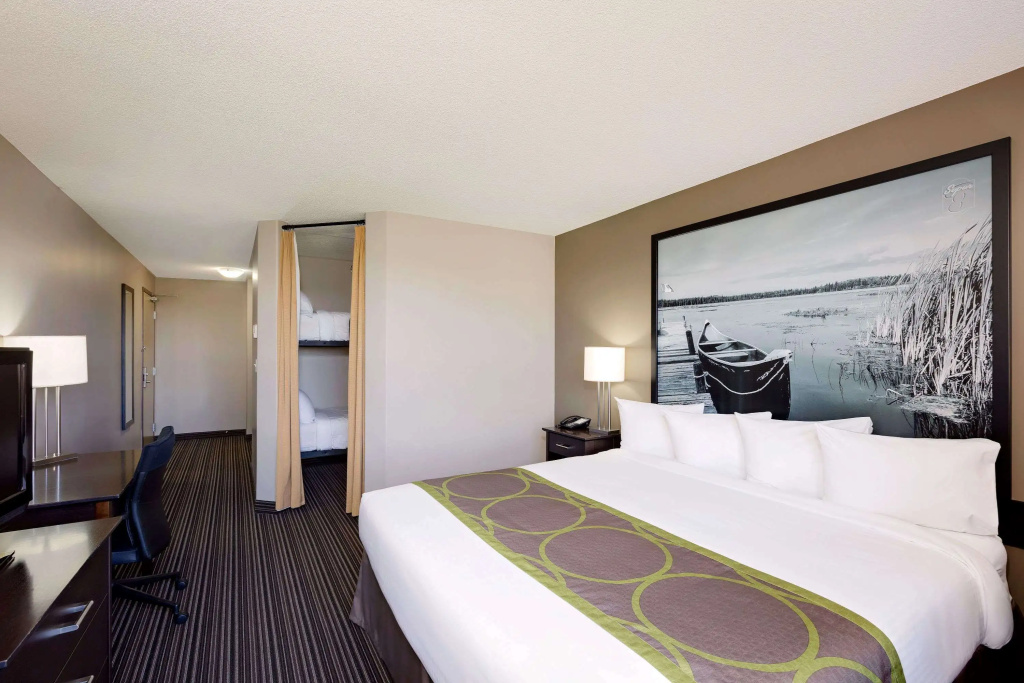 Super 8 by Wyndham Kapuskasing