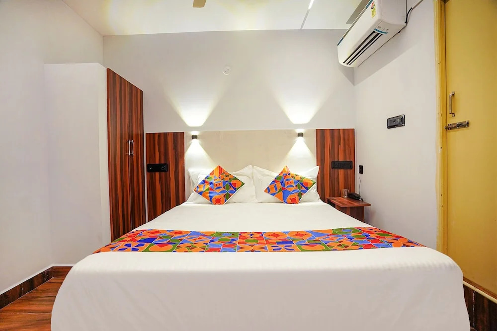 Fabexpress The Magnum Inn