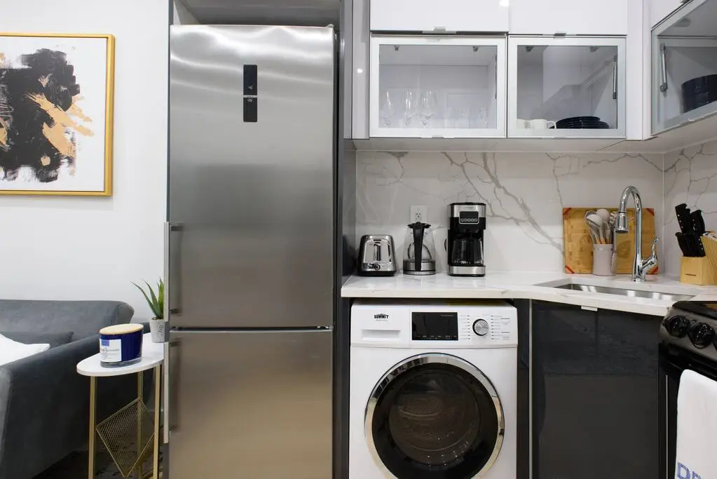 78-2d New Furnished 1BR WD Walk to Central Park